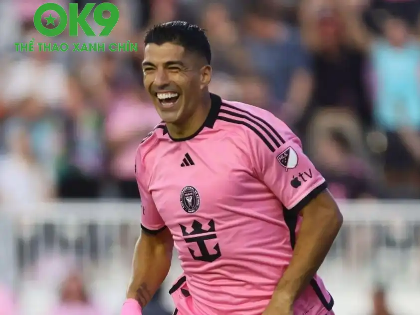 Suarez vừa lập cú đúp quan trọng trên chấm phạt đền để giúp Inter Miami ghi tên mình vào bán kết Leagues Cup 2025 (Ảnh: Reddit)